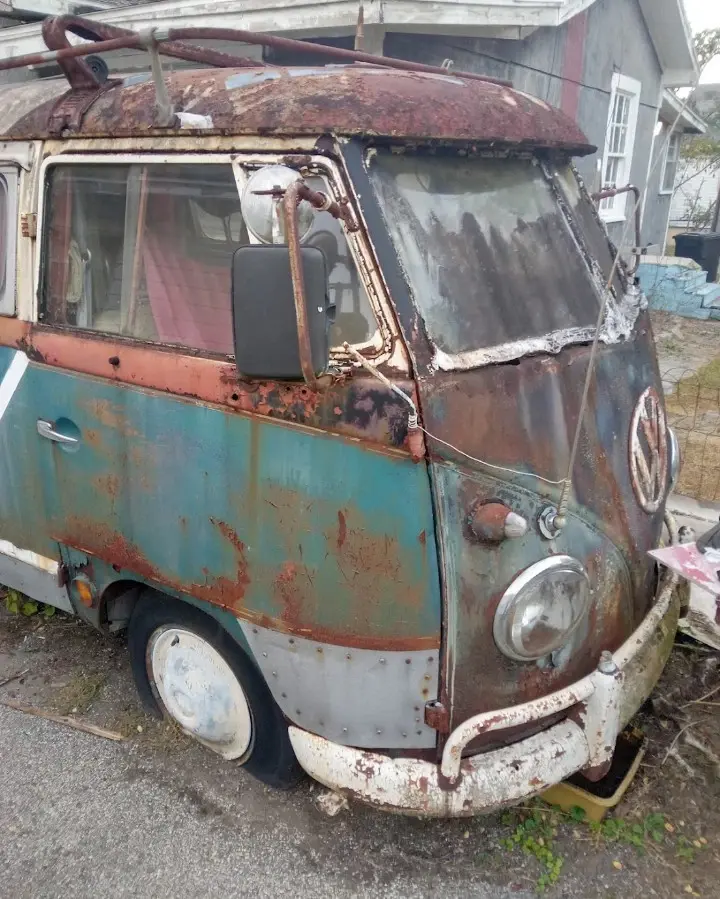 1960s VW Autobus Split-Window Type 2 | Classic Volkswagen Bus Project Barn Find