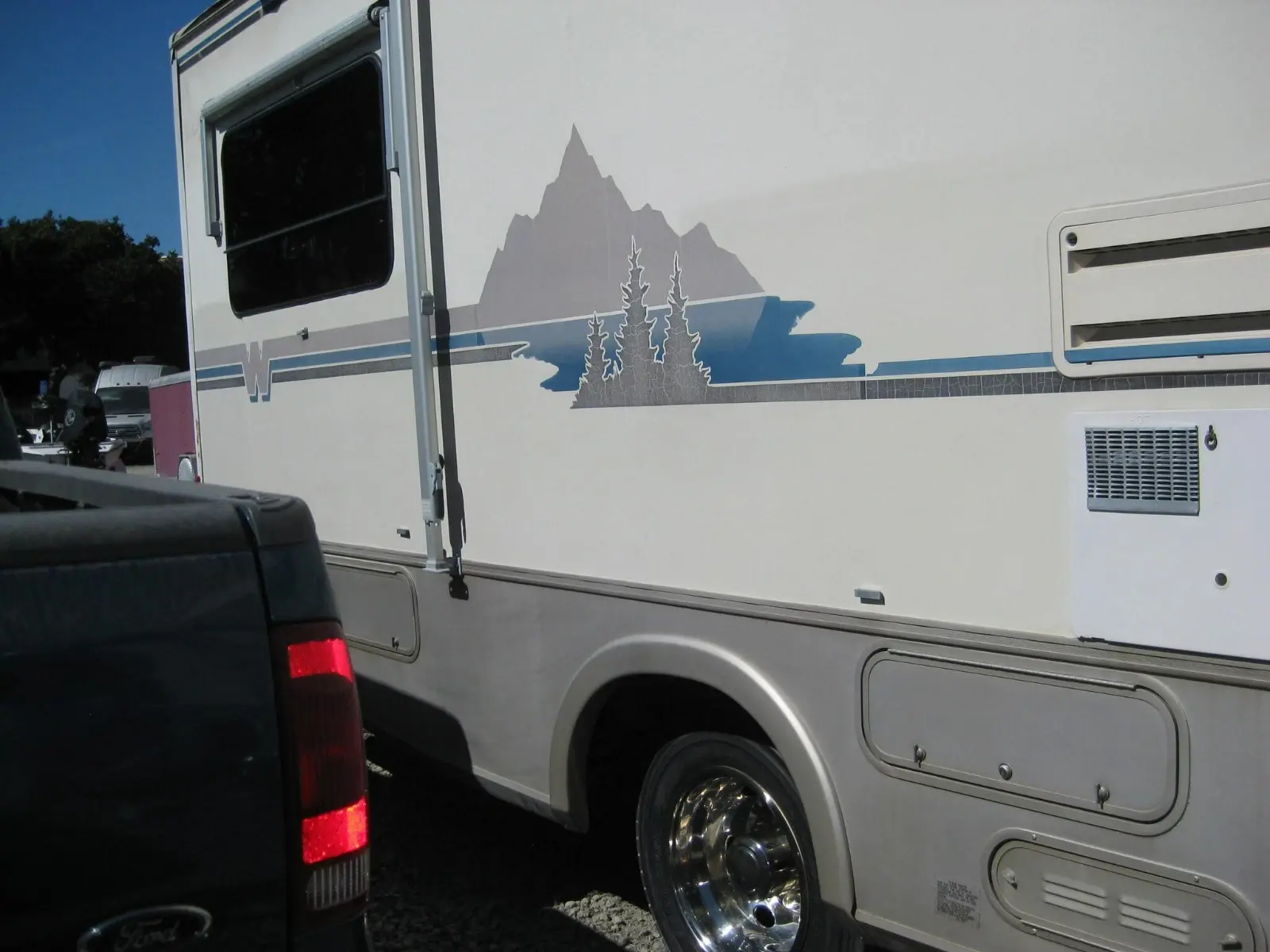 1993 Winnebago ADVENTURER Diesel Pusher Motorhome RV Cummings Power