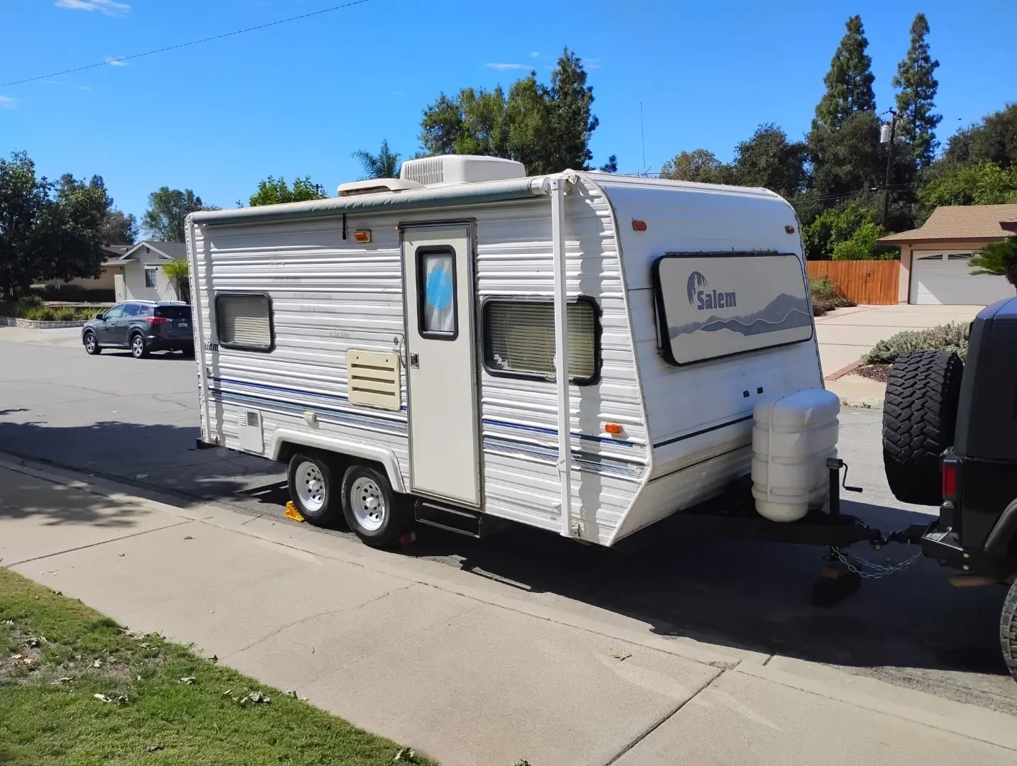 1997 Forest River Salem M-19FD camping travel trailer, A/C, corner bed, sleeps 5