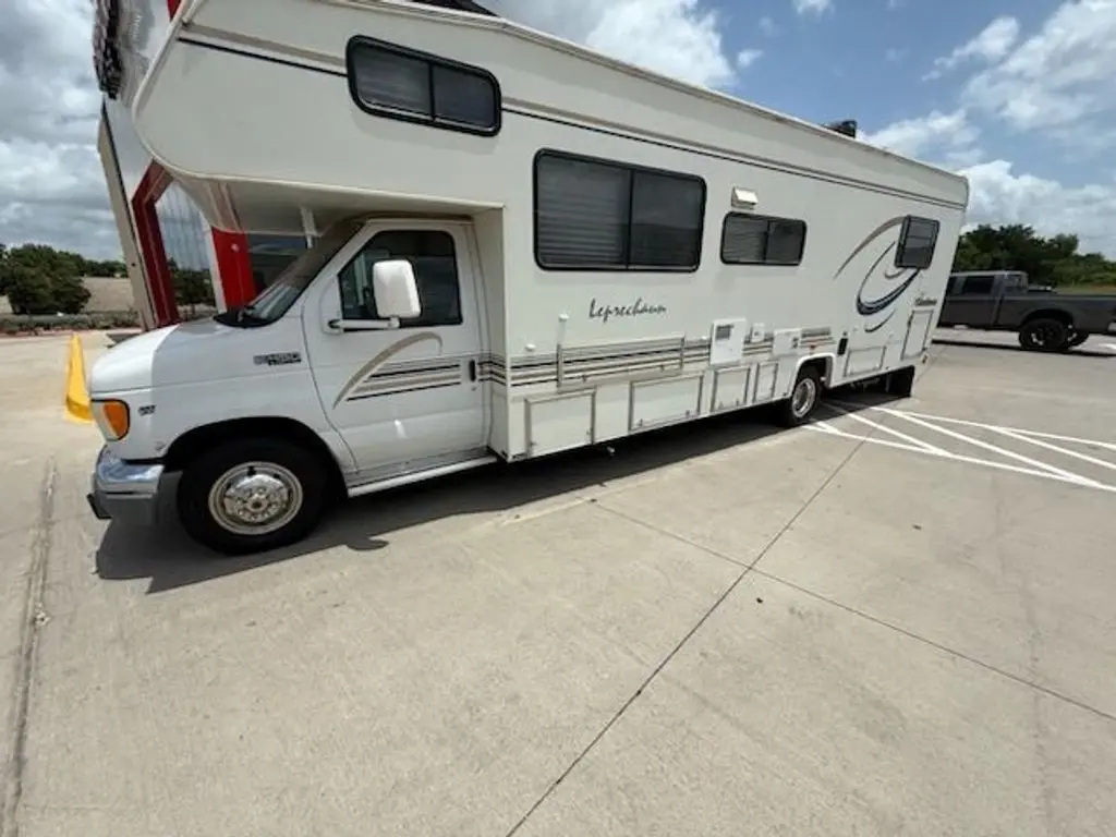 1999 Coachmen Leprechaun 305MB 30' Class C Motorhome 185212