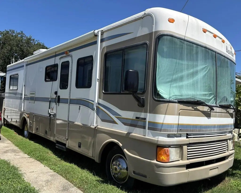1999 Fleetwood Bounder 32H 33' Class A Motorhome 186712