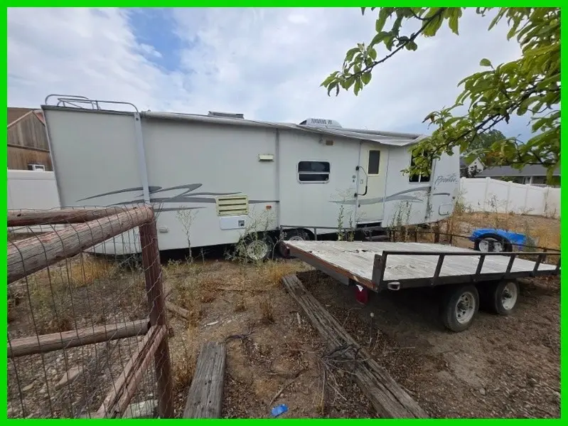 1999 Fleetwood Prowler 31G Travel Trailer
