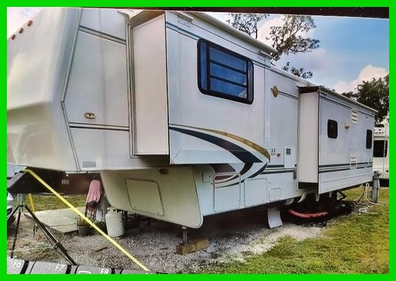 2000 Travel Supreme 34 RLTSO Fifth Wheel Stock Number 593848