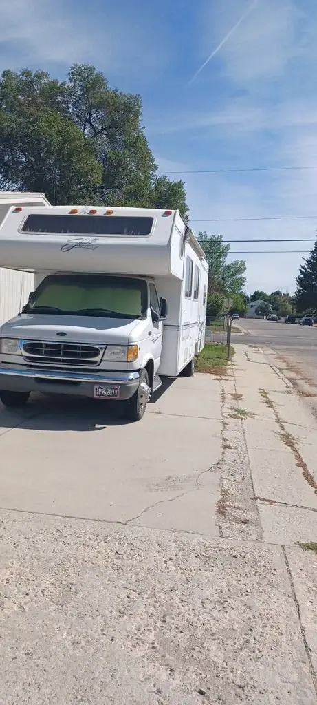 2001 Shasta Cheyenne 308 31' Class C Motorhome 186015