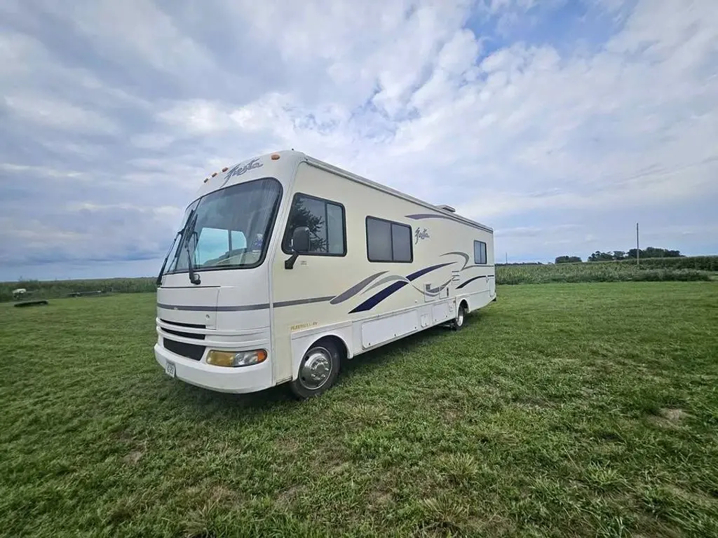2002 Fleetwood Fiesta 31H 31' Class A Motorhome 185599