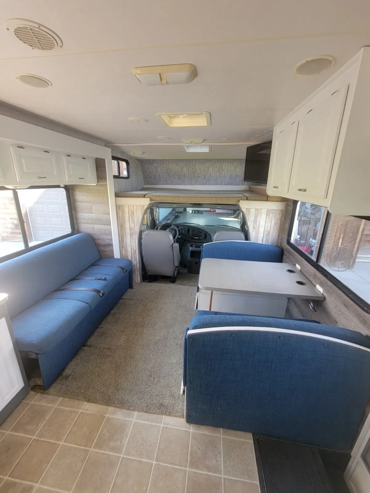 2005 Coachmen Freelander 31 Feet
