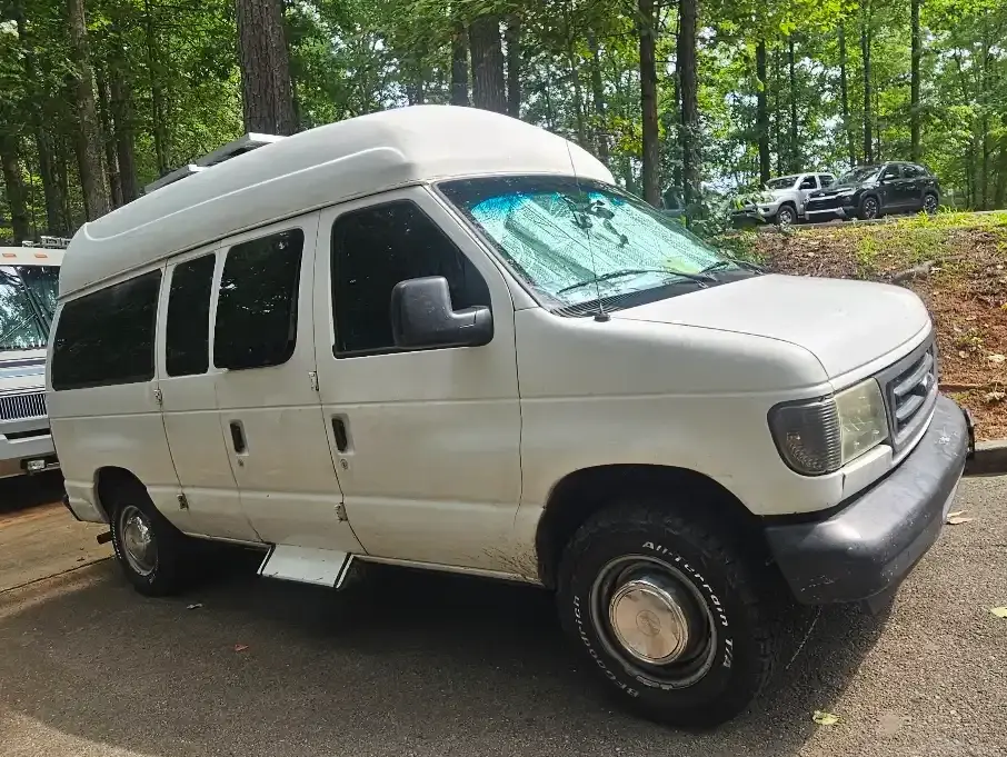 2006 Ford E250 Class B RV conversion with solar