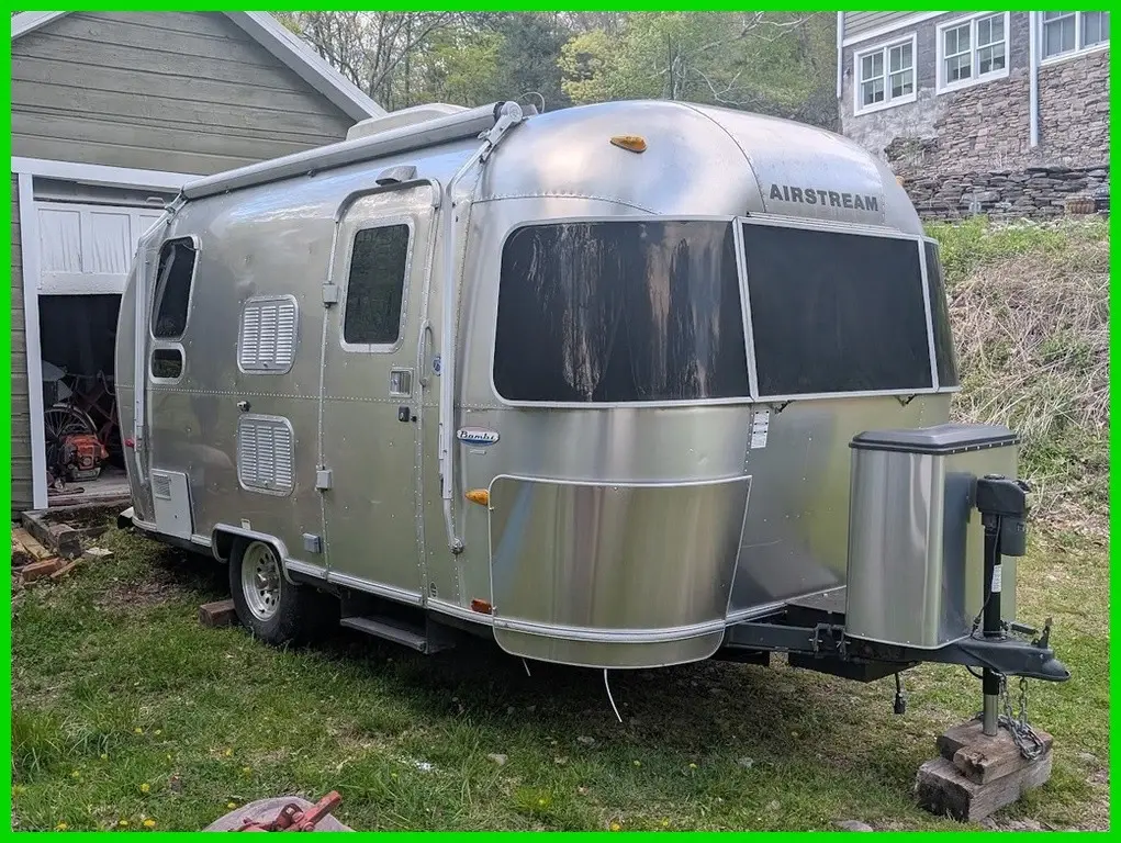2007 Airstream Bambi 19 Travel Trailer 19.17ft Sleeps 4 Stock#89891157