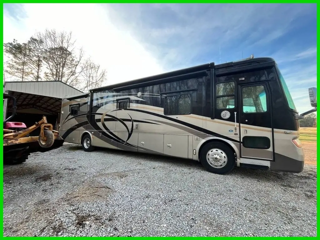 2007 Tiffin Motorhomes Phaeton Diesel Pusher /washer/Dryer 95k miles