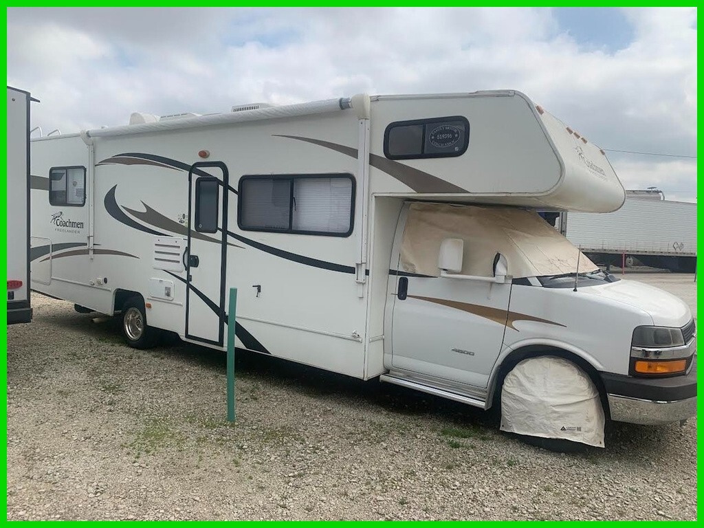 2012 Coachmen Freelander 28 QB-LTD Class C RV 6.8L 30ft Sleeps 8 Stock #343197