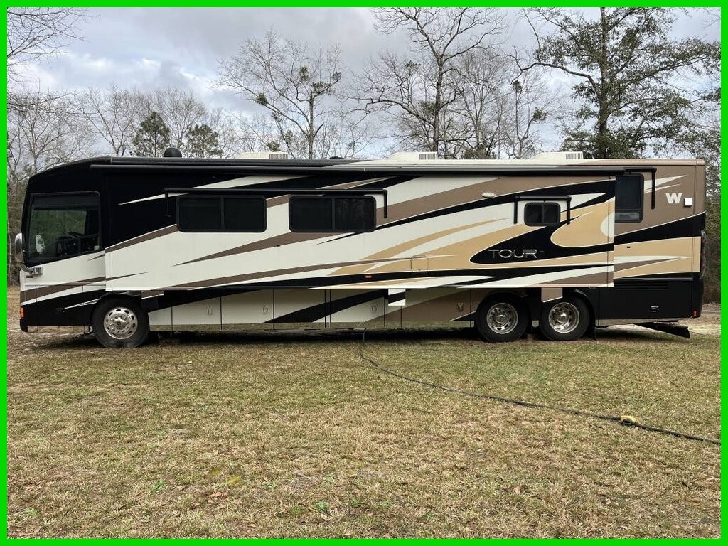 2013 Winnebago Tour 42QD Class A Motorhome