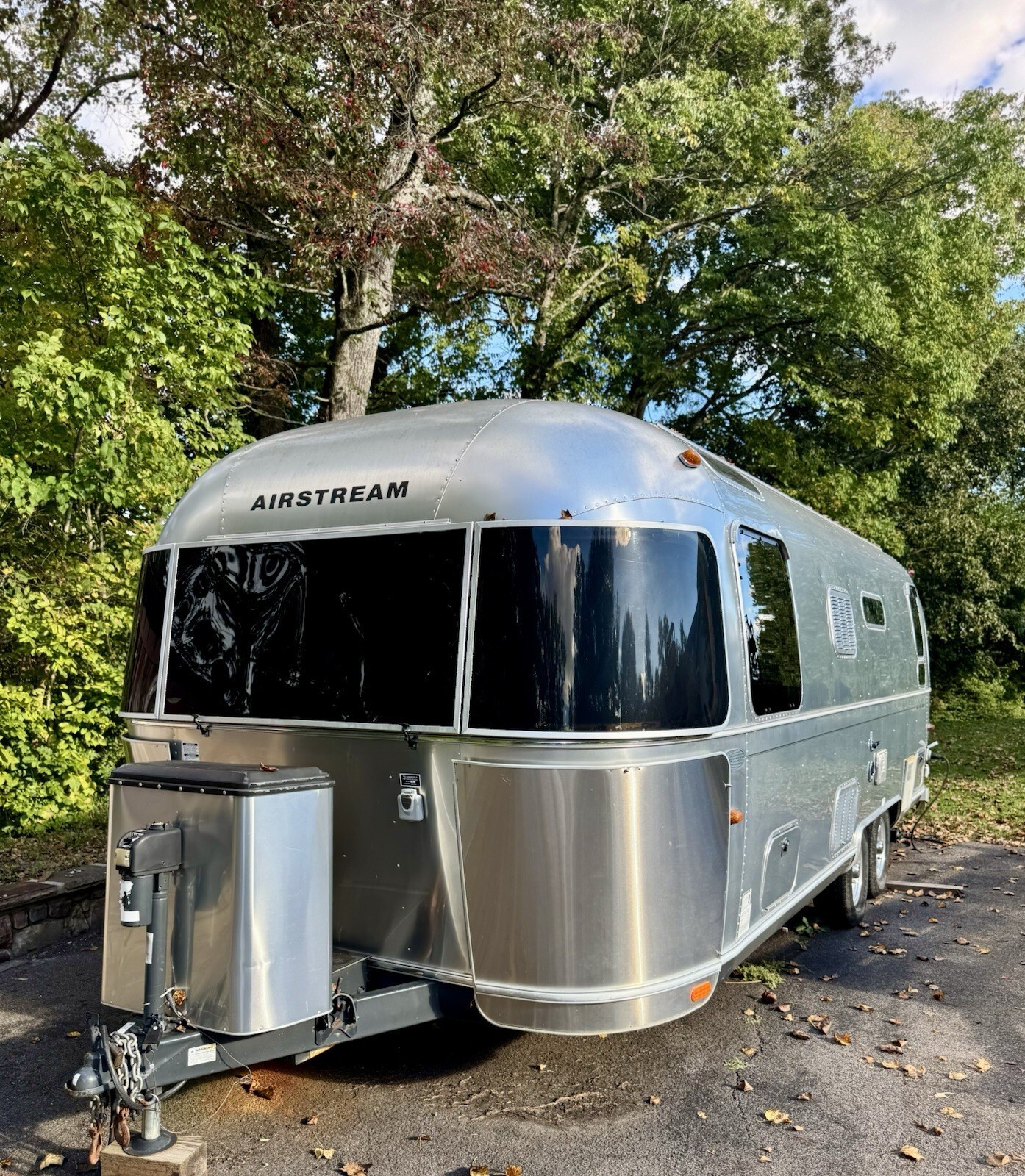 2014 Airstream Flying Cloud 25’ Travel Trailer