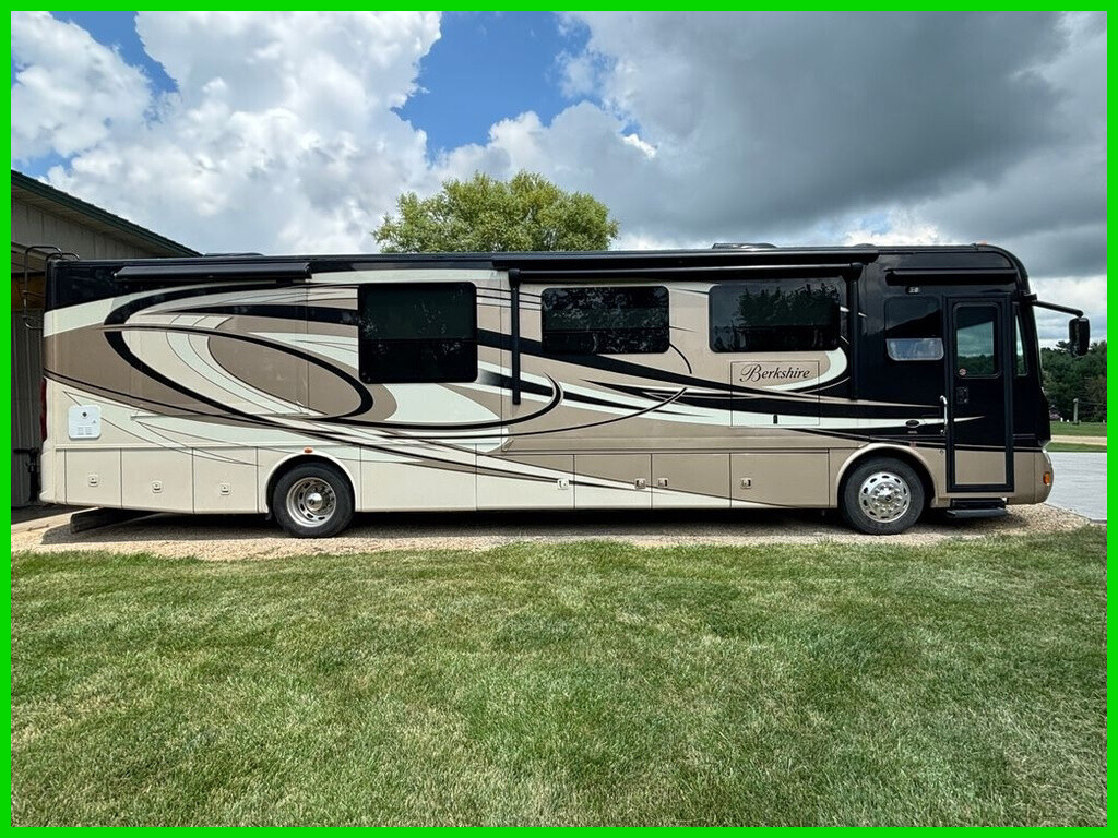 2014 Forest River Berkshire 400QL 41' Class A Diesel 4 slides Solar Power 40K