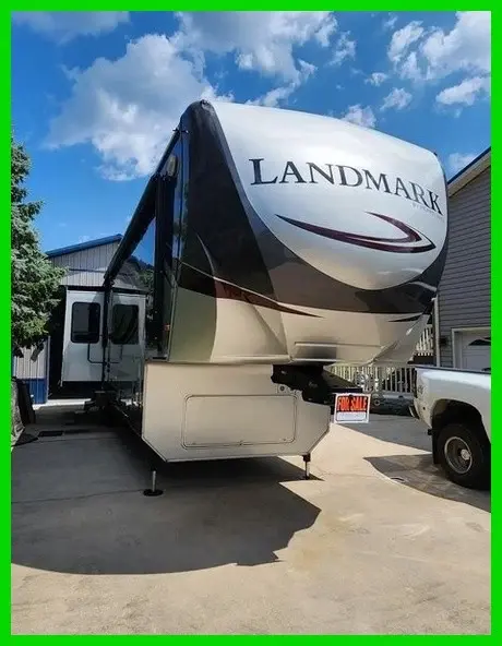 2014 Heartland Landmark LM San Antonio 5th wheel 4 s/o sleeps 8 garage kept