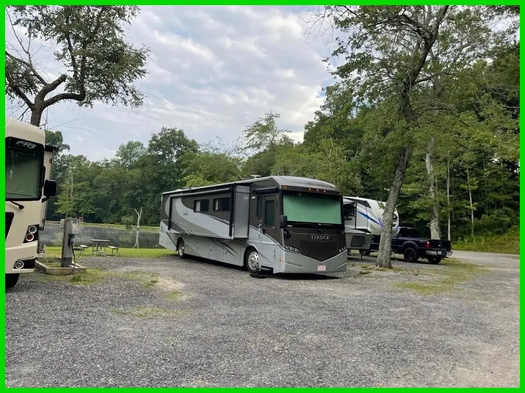 2014 Itasca Solei 38R | Bath & Half | Cummins Diesel | Bunk Beds | Washer & Drye