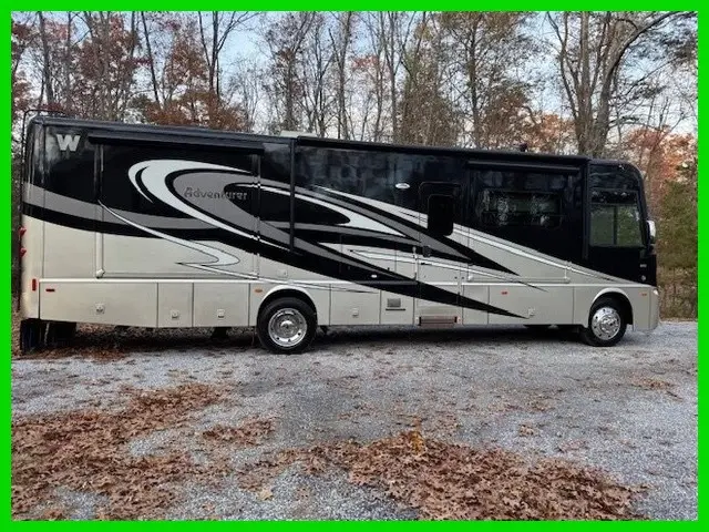 2014 Winnebago Adventurer 35P Class A RV 35ft 22,118 Miles Stock #89891051