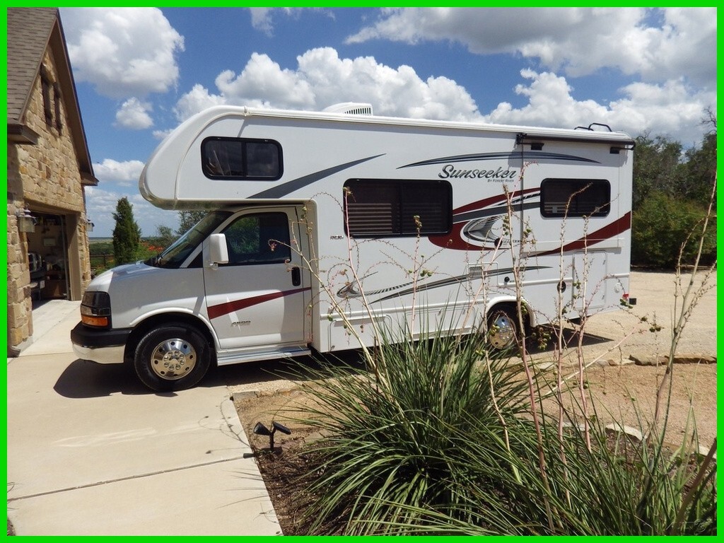 2015 Forest River Sunseeker LE 2250S Class C RV Stock Number 593792