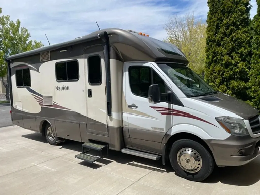 2015 Itasca Navion 24V 25' Class C Motorhome 185347