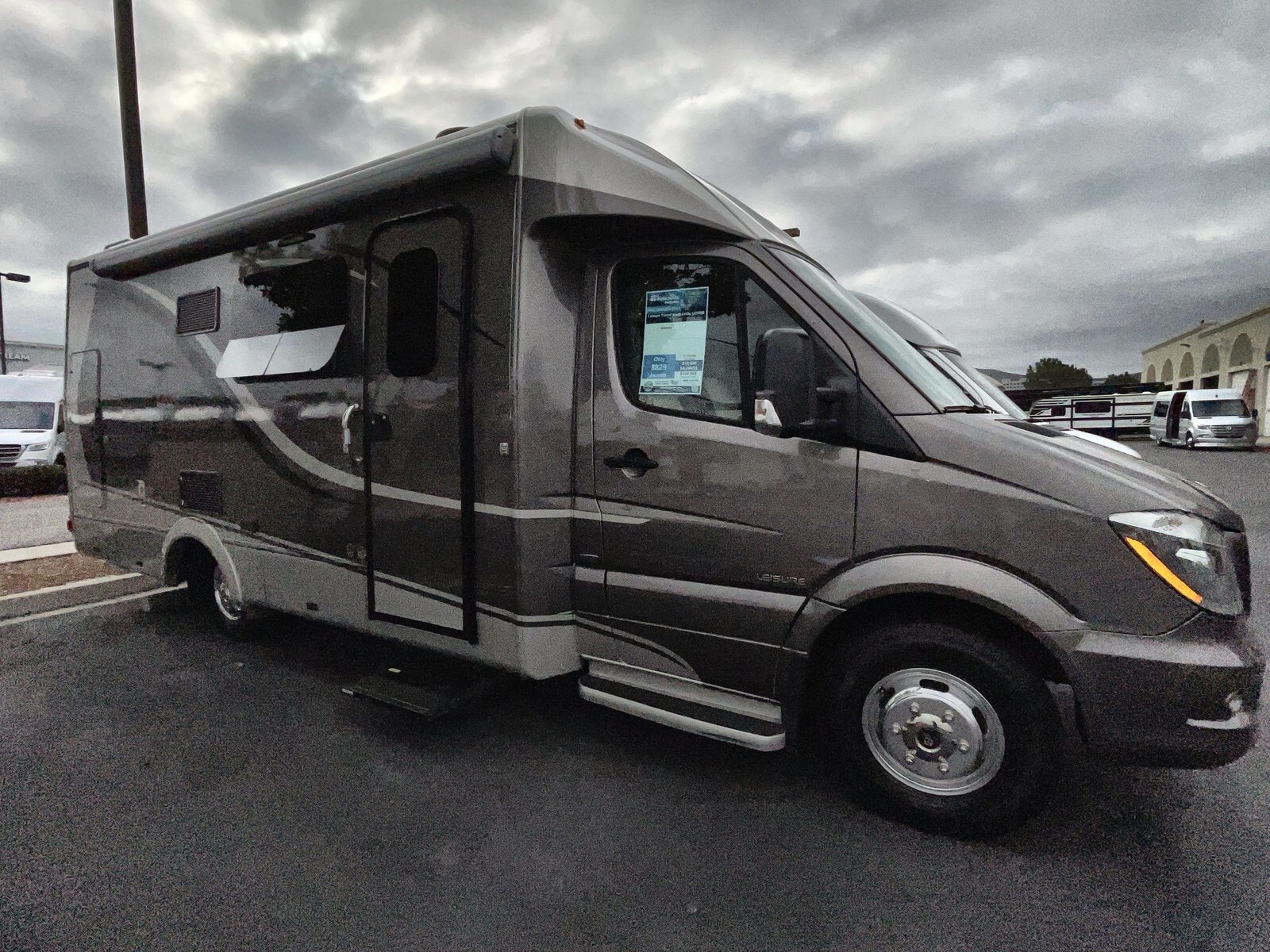 2015 Leisure Travel Vans Unity U24MB