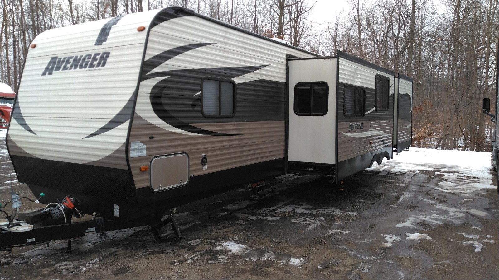 2015 PRIME TIME AVENGER 3 SLIDE OUTS CAMPER TRAILER 32BIT OUTDOOR KITCHEN