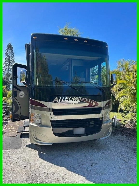 2015 Tiffin Motorhomes Allegro 31 SA Class A RV Stock Number 233061 33ft