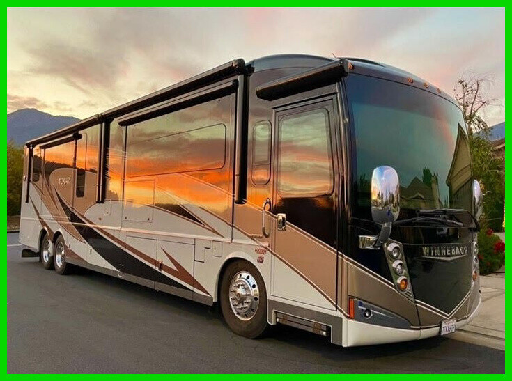 2015 Winnebago Tour 42HD Class A Diesel Pusher 4 Slides Laundry Full Warranty