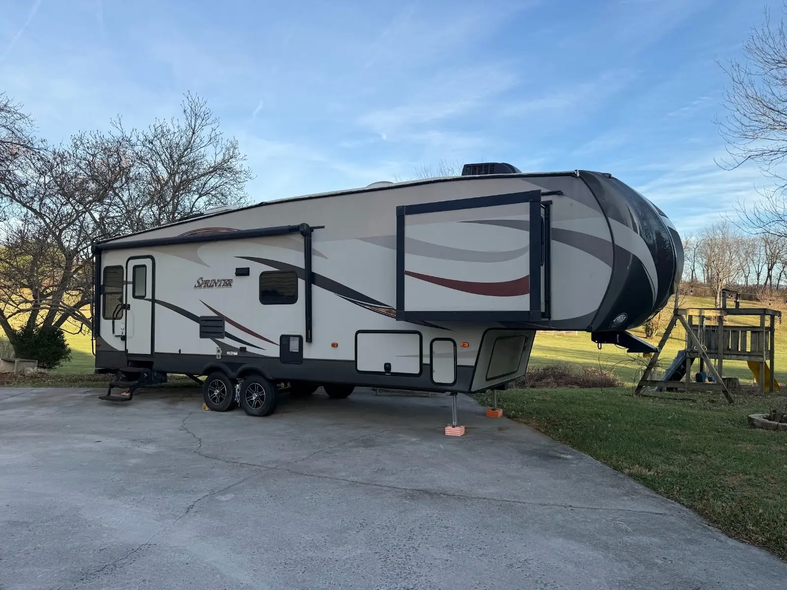 2016 Keystone Sprinter Fifth-Wheel 269FWRLS Renovated