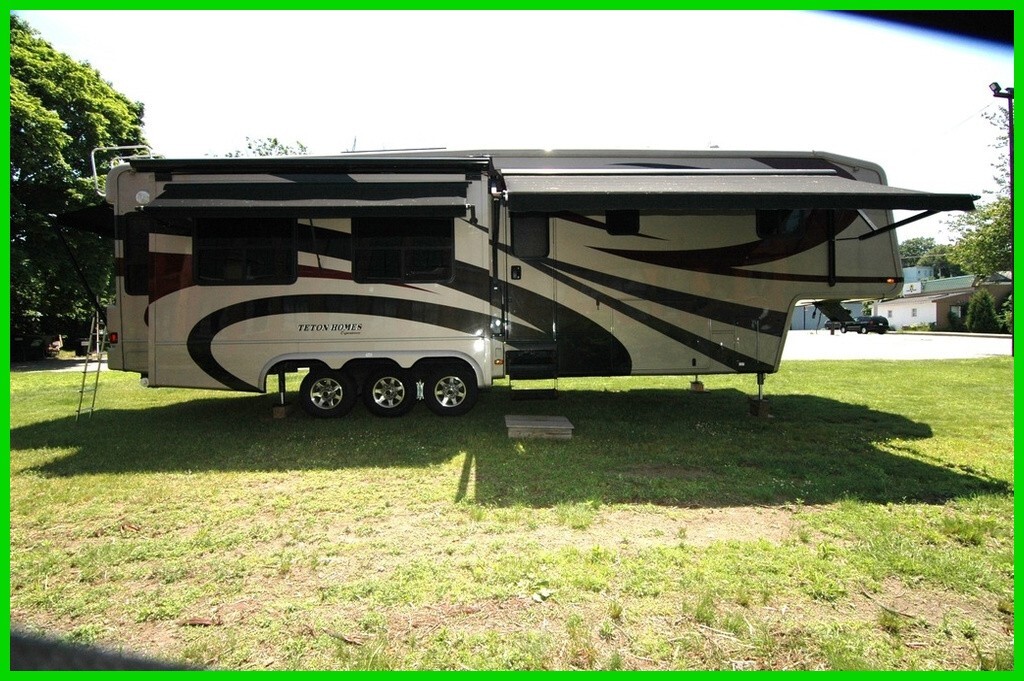 2016 Teton Liberty XT3 Fifth Wheel
