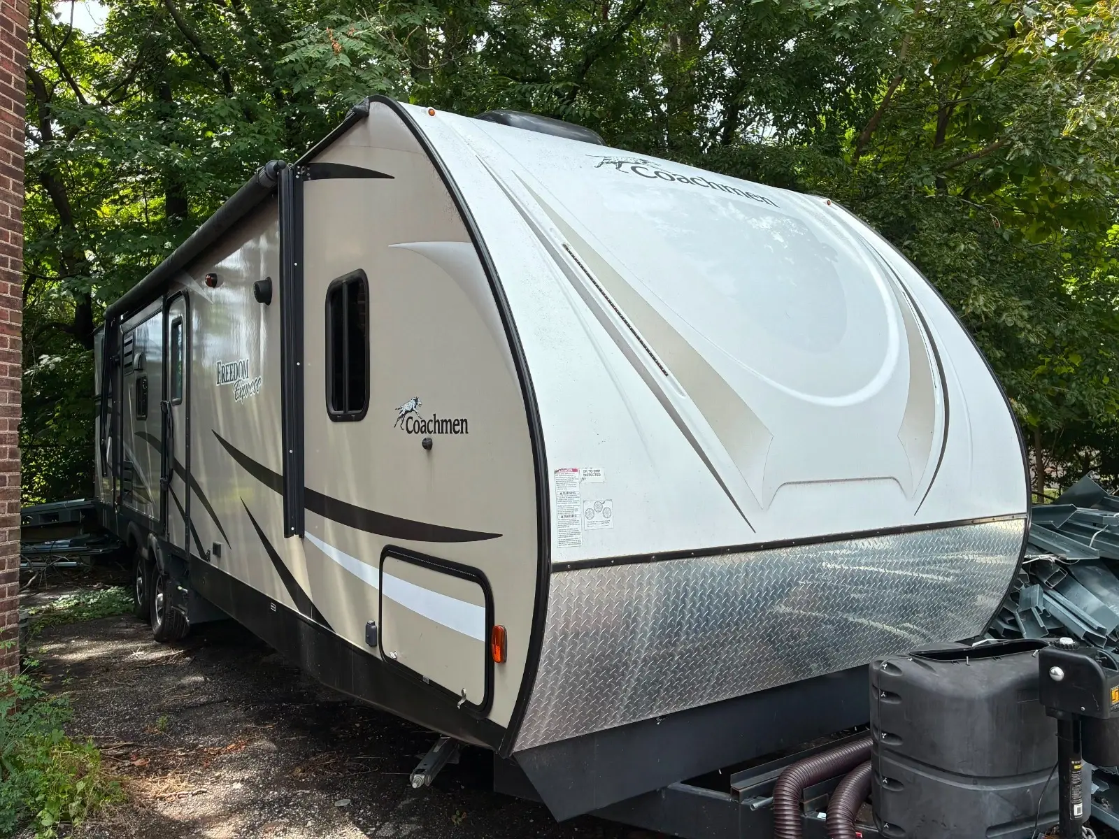 2017 Coachmen Freedom Express Travel Trailer