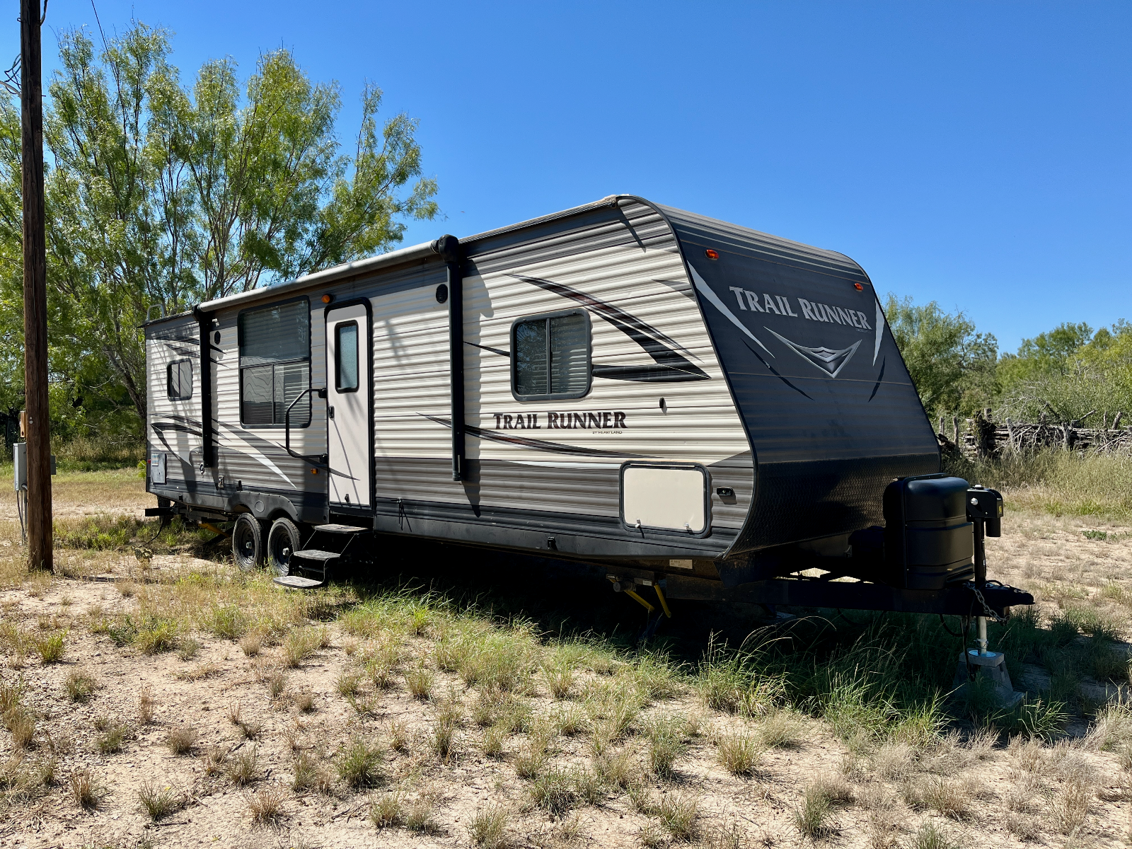 2017 Heartland Trail Runner 27RKS-Single Slide-Rear Kitchen-Clean-Single Owner
