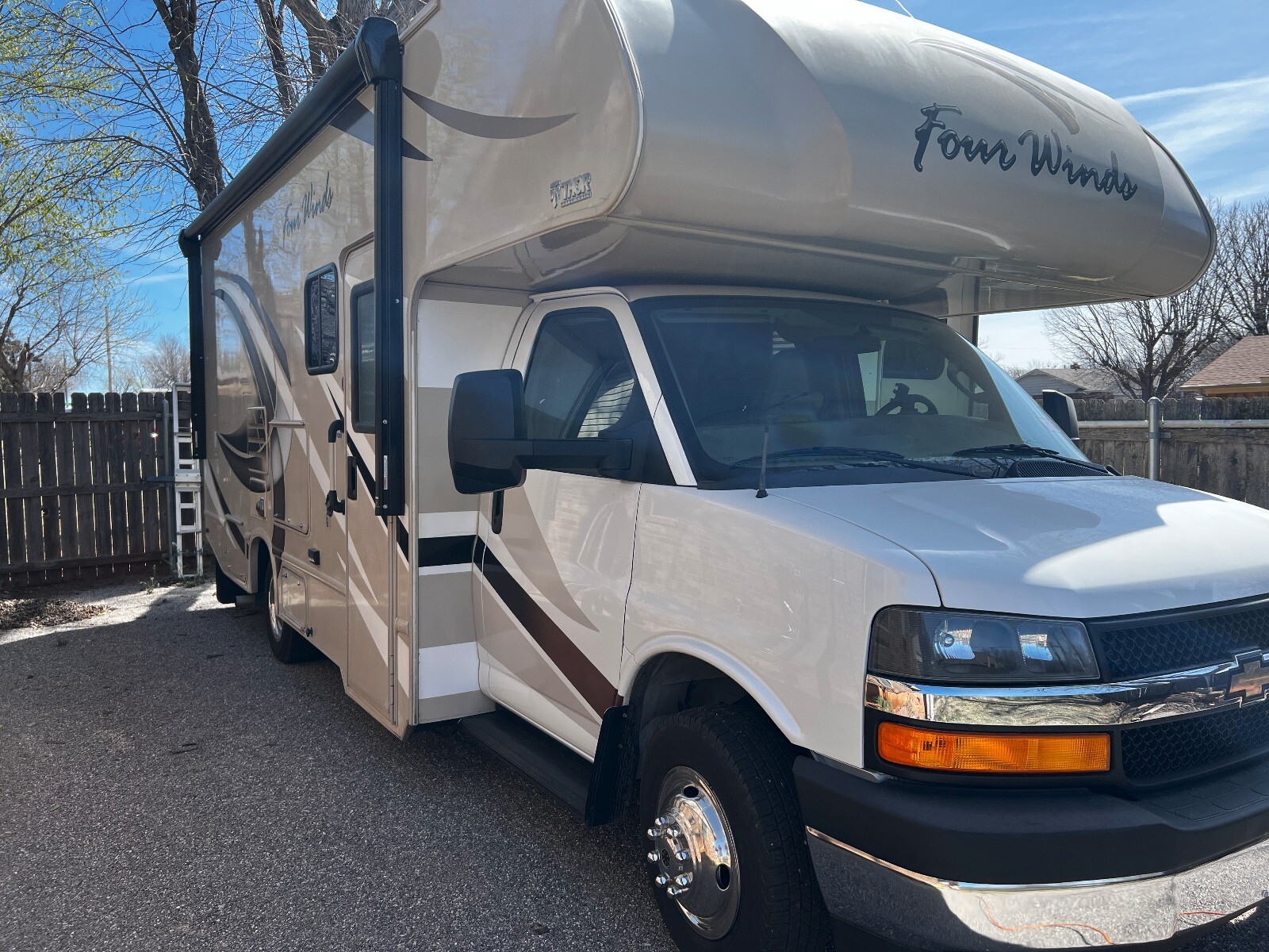 2017 Thor Motor Coach Four Winds 24F Class C Full Length Slide-Out