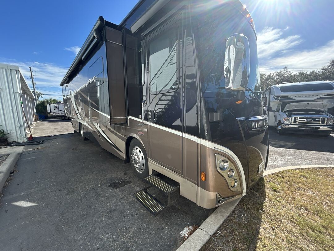 2017 Winnebago Journey 36M