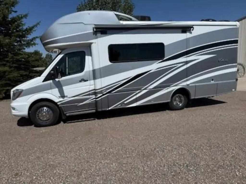 2017 Winnebago View 24J 25' Class C Motorhome 185924