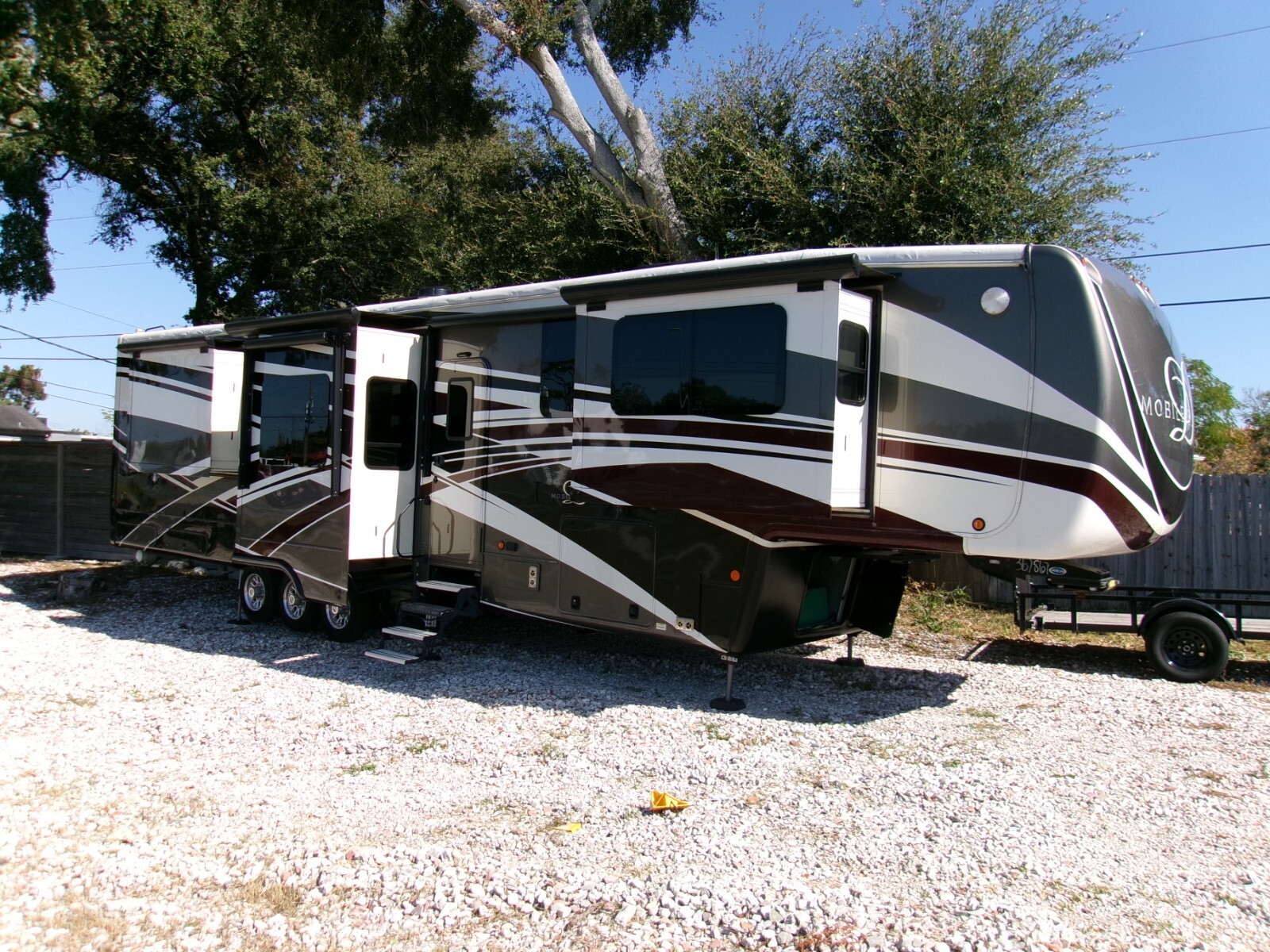 2018 DRV Luxury Suites Mobile Suites 44 Nashville 5th Wheel Luxury TravelTrailer