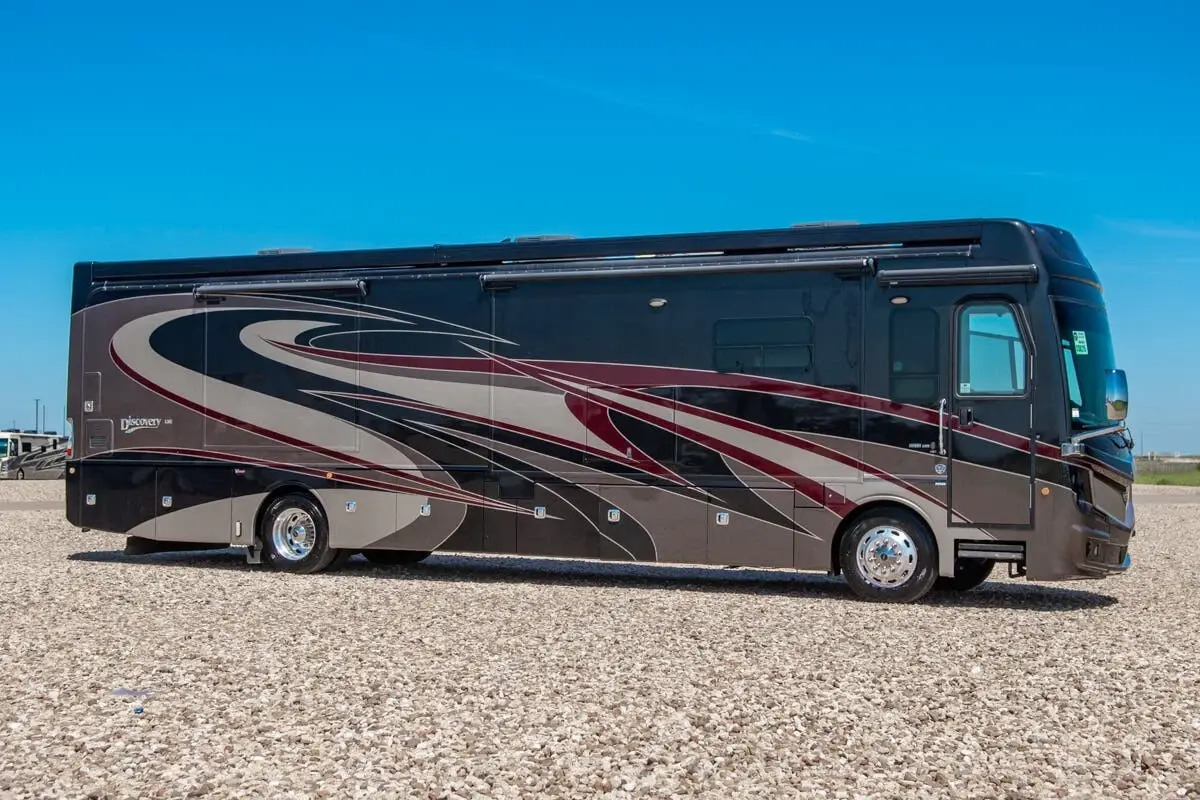 2018 Fleetwood Discovery LXE 40E