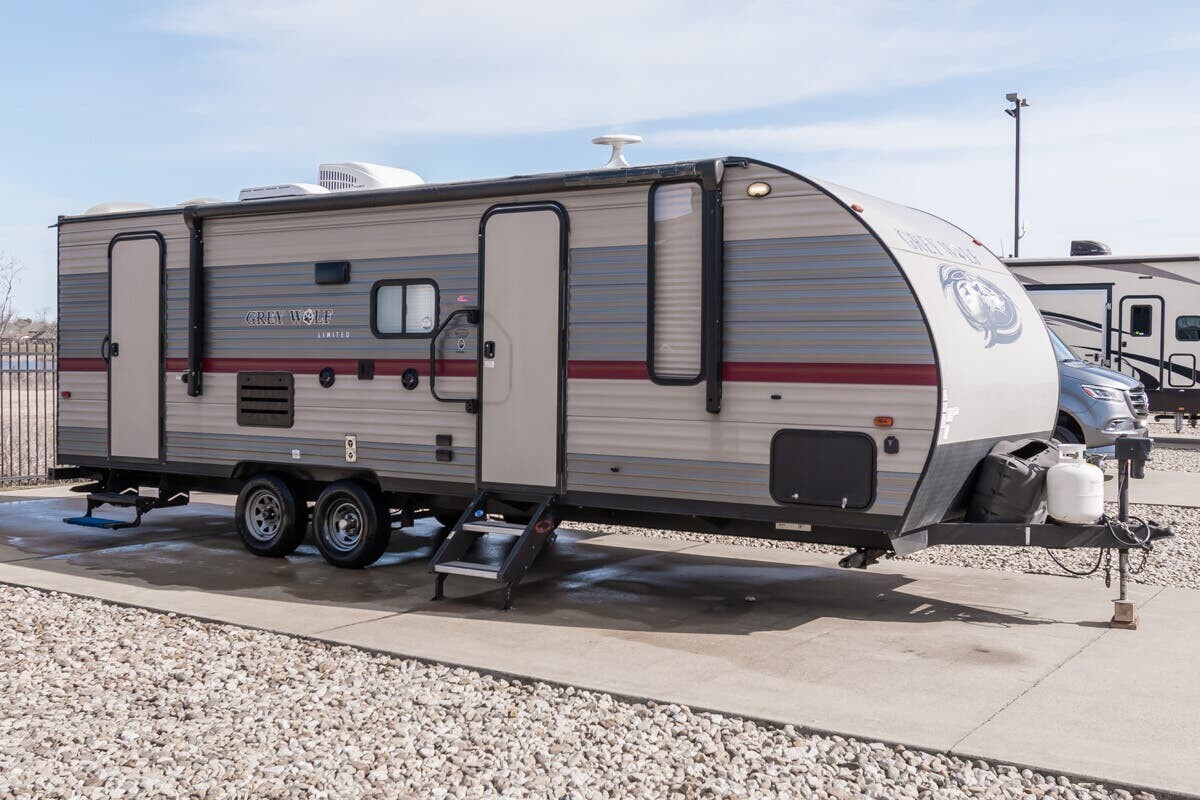 2018 Forest River Cherokee Grey Wolf 26DBH