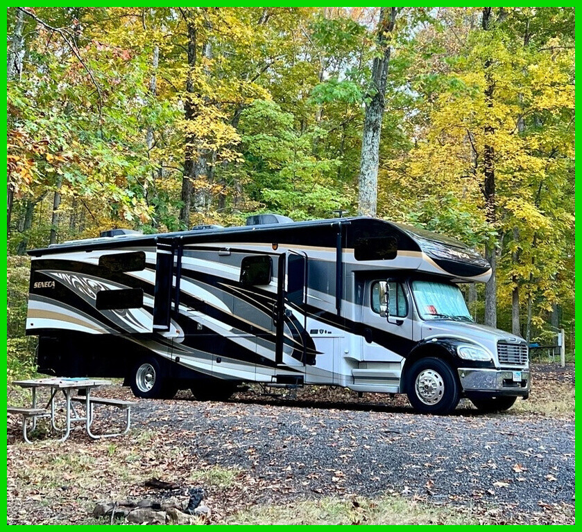 2018 Jayco Seneca 37 FS Class C Motorhome Cummins Diesel LOW MILES