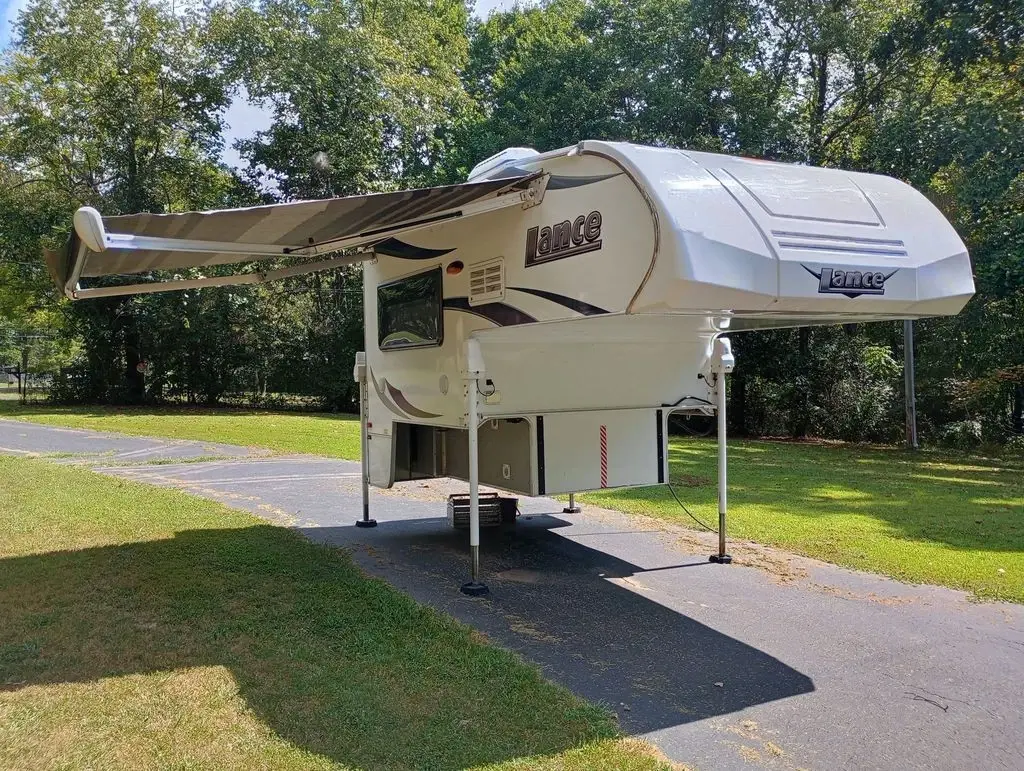 2018 Lance Truck Camper 650 15' Truck Camper 185811