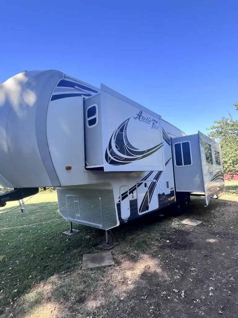 2018 Northwood Arctic Fox Silver Fox 29-5T 33' Travel Trailer 185974