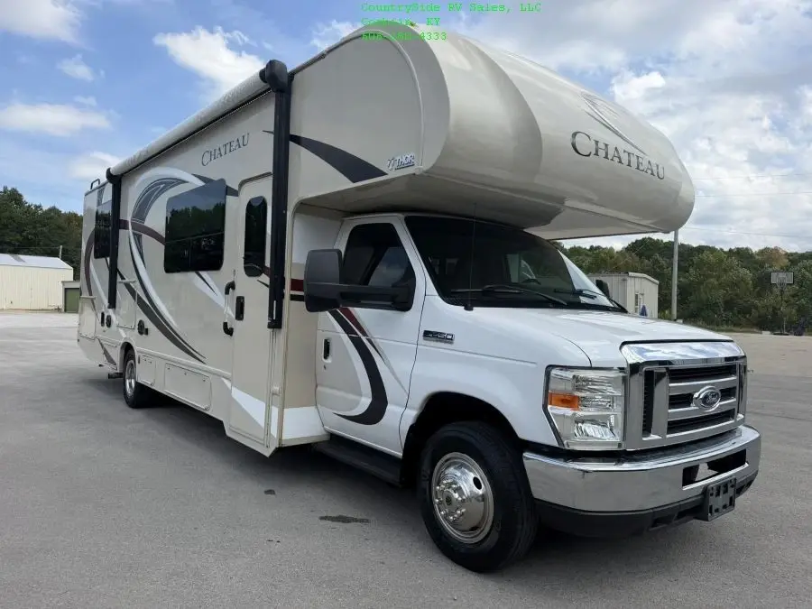 2018 Thor Chateau 31Y, Motor Home, Class C, RV, Camper