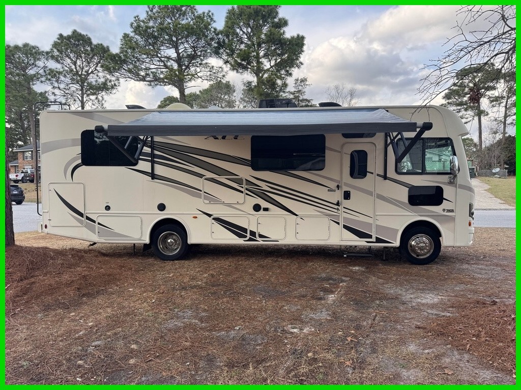 2018 Thor Motor Coach A.C.E. 30.4 Class A RV 12,572 Miles Sleeps 8 Stock#9701946