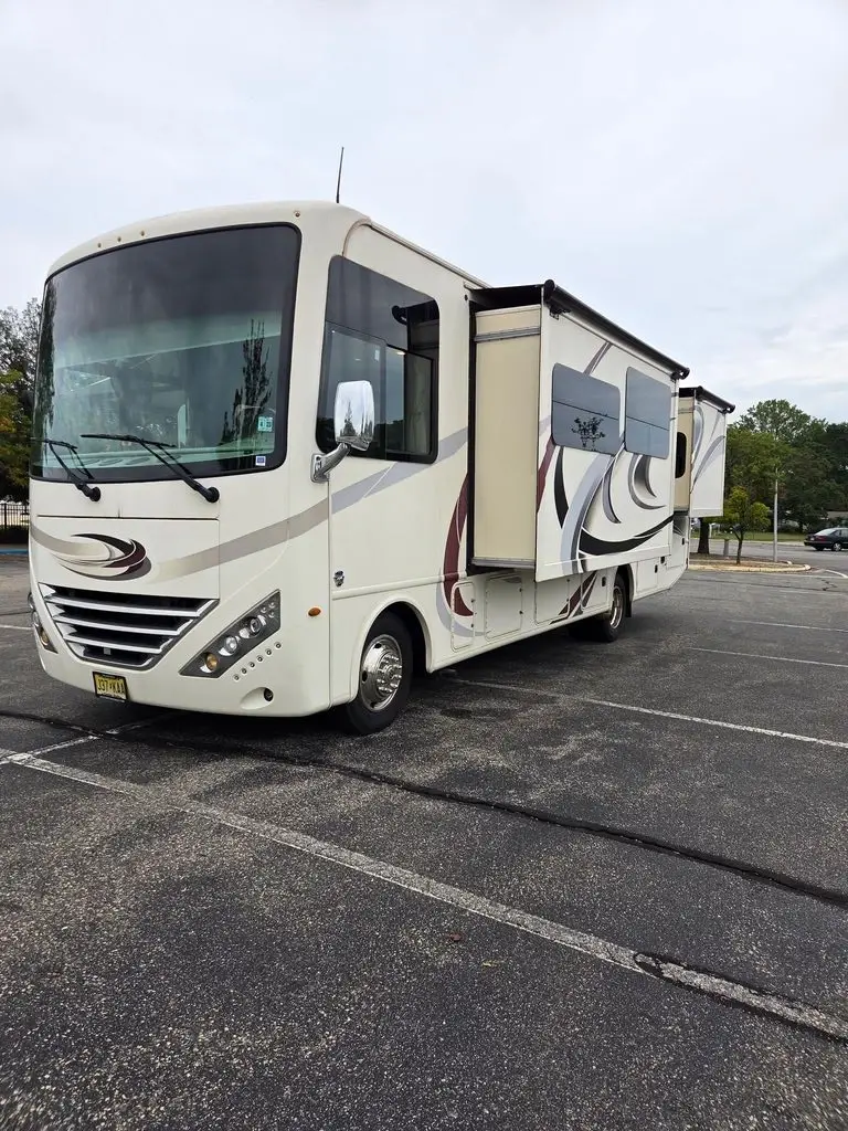2018 Thor Motor Coach Hurricane 31S 31' Class A Motorhome 186173