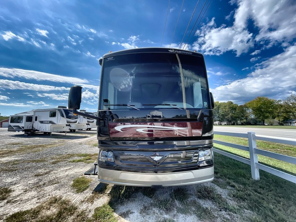 2019 Fleetwood Pace Arrow LXE 38N