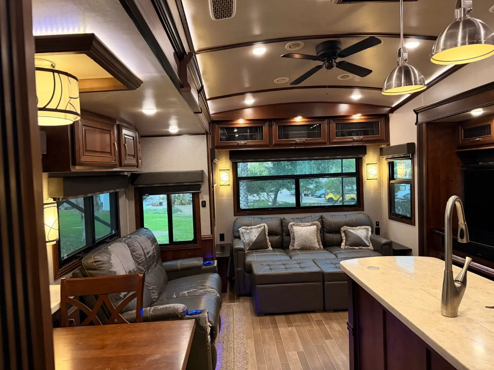 2019 Jayco Pinnacle 37MDQS Fifth Wheel 4 Slides Rear Living Loft