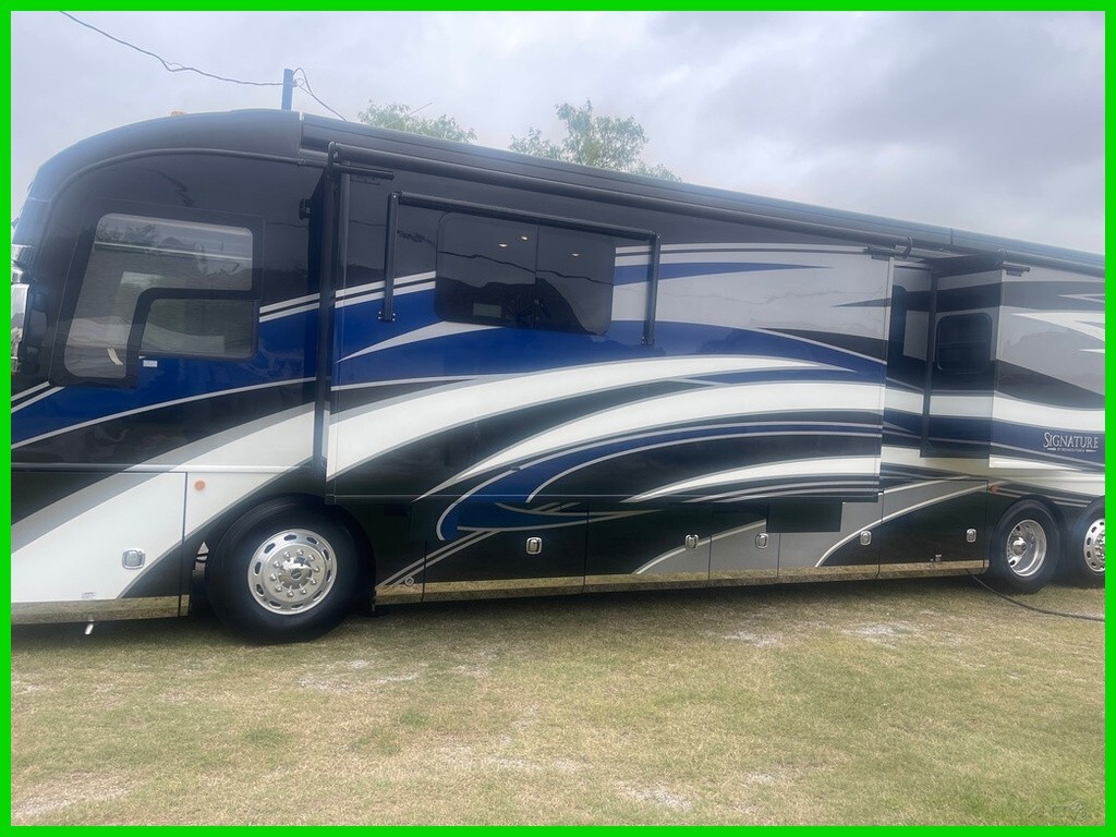 2019 Monaco Signature 44M 43ft Class A Diesel 8.9L 1.5 Baths Stock #111289