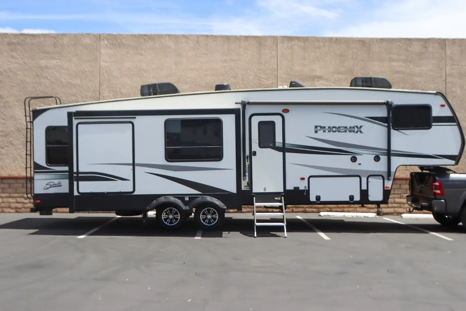 2019 shasta phoenix 285RLS