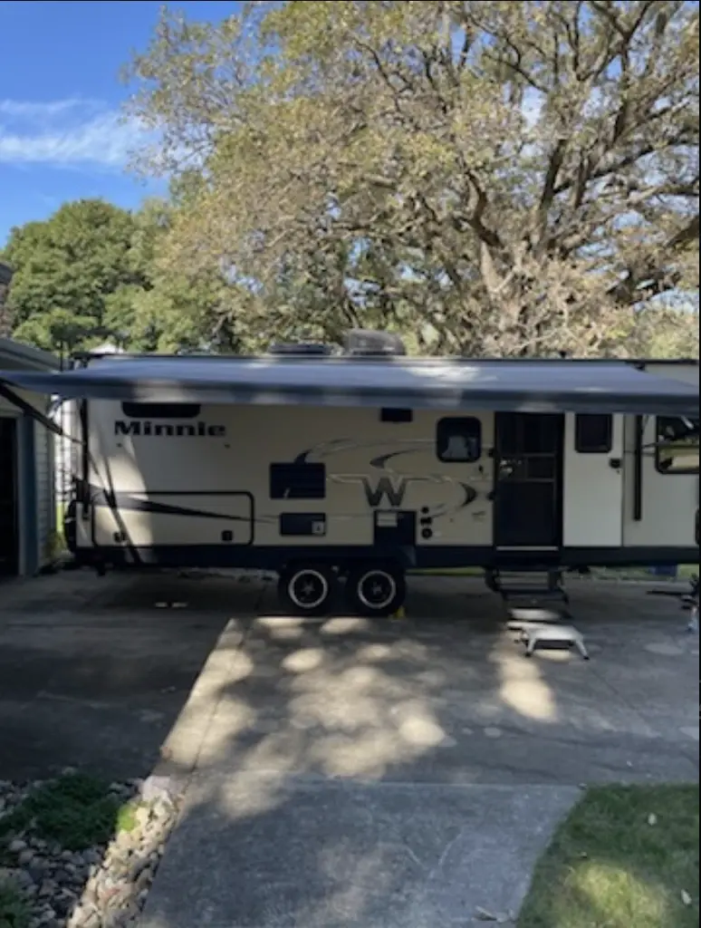 2019 Winnebago Minnie 2455BHS 27' Travel Trailer 186508
