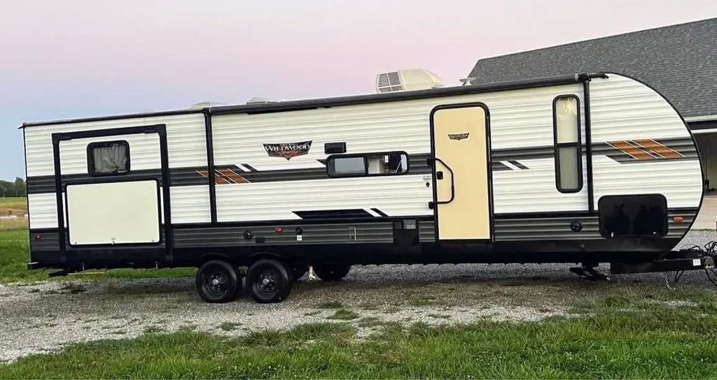 2020 Forest River WildWood 31KQBTS 36' Travel Trailer 186120