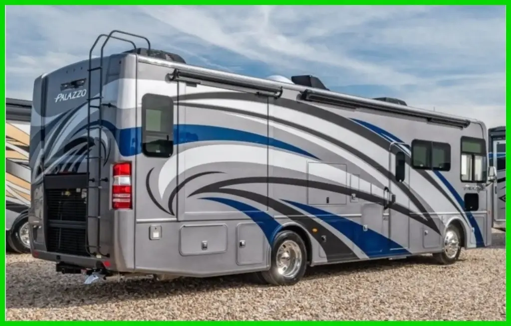 2020 Thor Motor Coach Palazzo 33.5 Class A 130,000 2 Slide Outs Sleeps 7 W/D gen