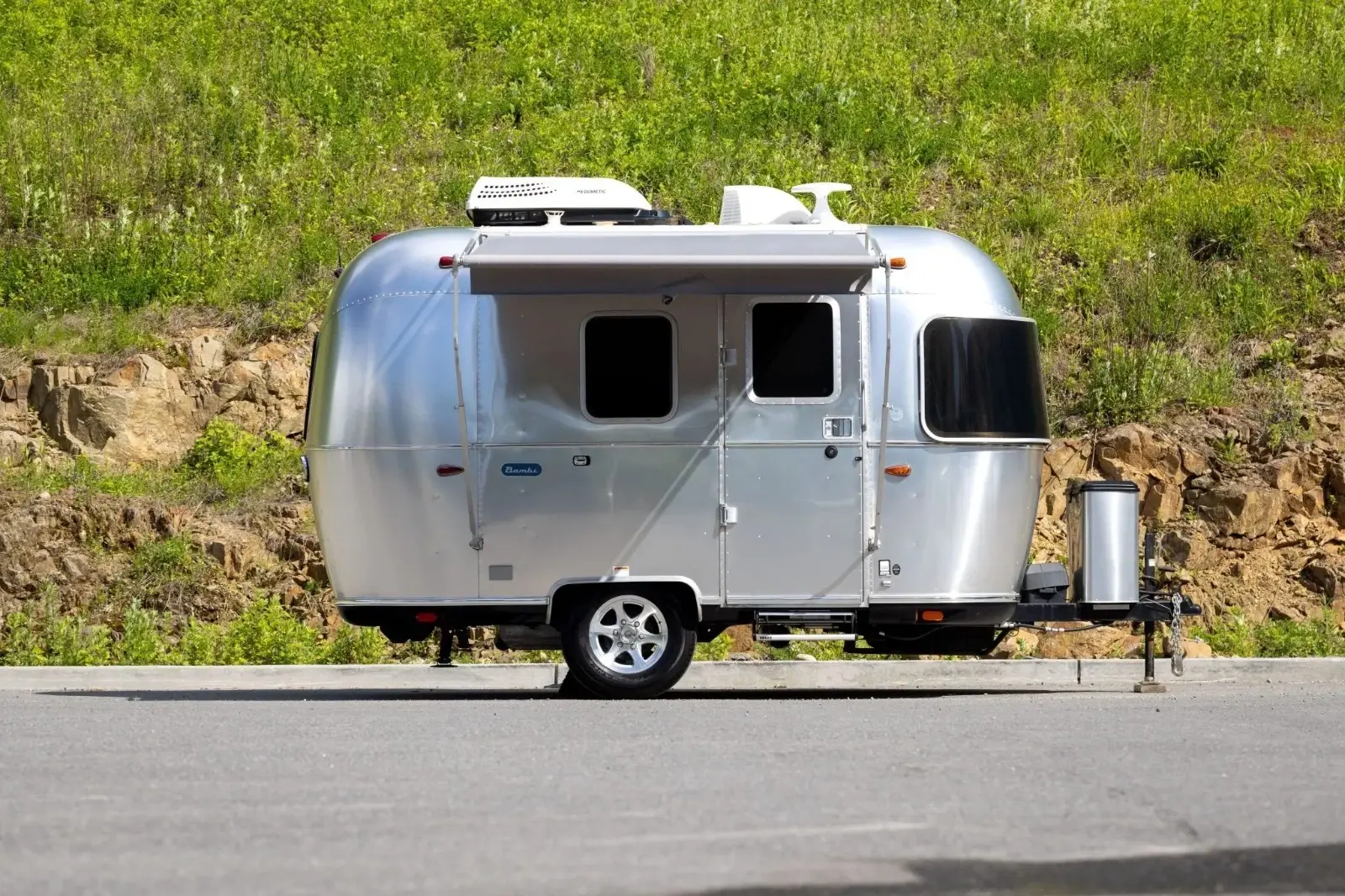 2021 Airstream Bambi 16' - Queen Bed & Zip Dee Awning